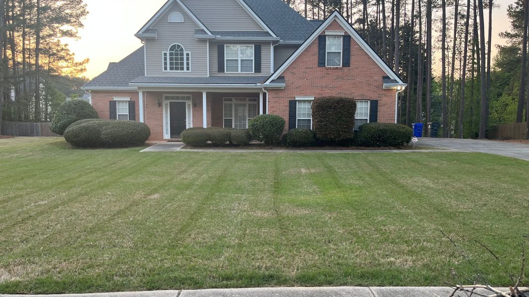 Professionally maintained Atlanta lawn